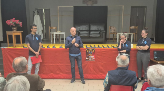 Civate, la Compagnia teatrale “Le Gocce” festeggia 30 anni di teatro, risate e solidarietà Angelo Isella, Sindaco di Civate