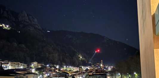 Intervento dell’elisoccorso sopra Laorca in serata L'elisoccorso del 118 sopra Laorca