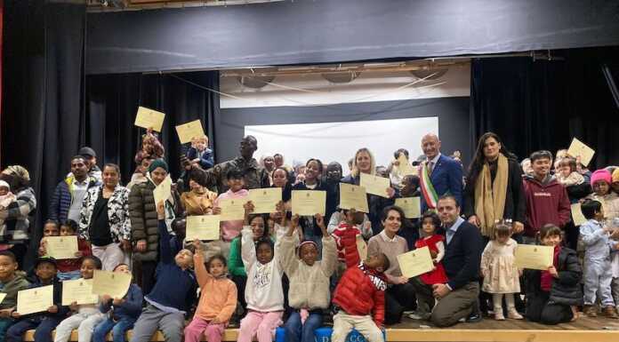 Consegnate le cittadinanze civiche a 68 bambini: “Diversità è ricchezza”