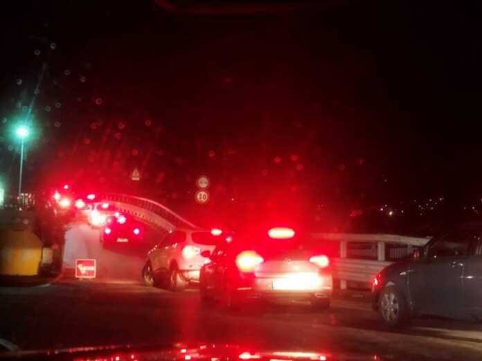 lecco-incidente corso bergamo-auto ribaltata incidente corso bergamo lecco