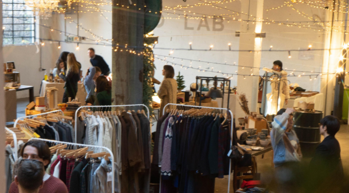 Xmas Lab torna a Lecco. Due giorni di mercatino, laboratori e solidarietà a Oto Lab