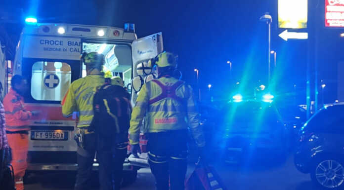 Cade con la moto e finisce contro un’auto: grave 16enne a Osnago osnago incidente moto 2025