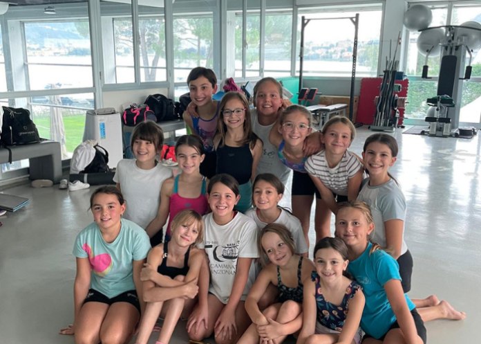 pratogrande-squadra-nuoto-sincronizzato