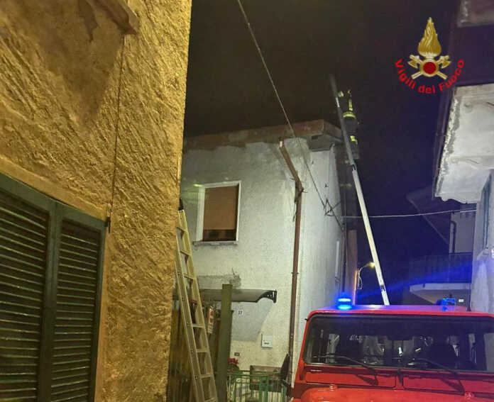 primaluna vigili del fuoco incendio canna fumaria 2025 (2) Vigili del Fuoco incendio canna fumaria cortabbio primaluna valsassina