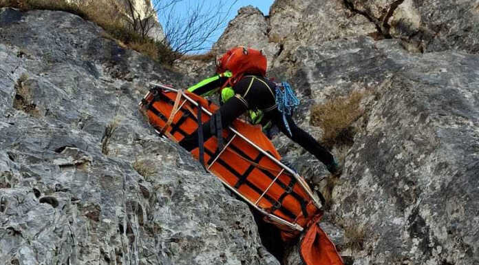 Soccorso alpino. Esercitazione sulla ferrata Gamma 2 per i tecnici della XIX Delegazione Lariana