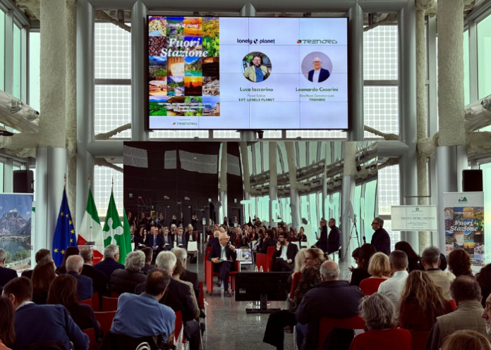 trenord-guida-fuori-stazione