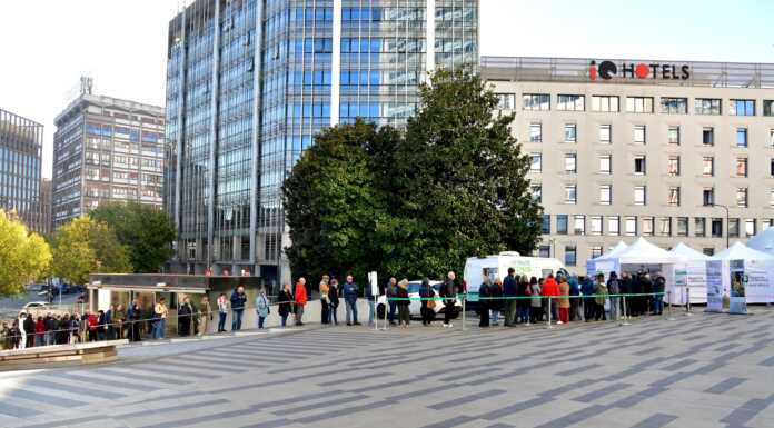 Vaccini a Palazzo Pirelli: somministrate 1513 dosi in 10 ore vaccini regione 2025