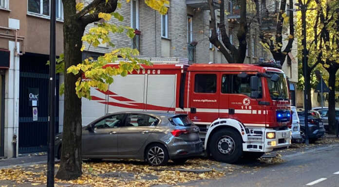 Si stacca l’intonaco dal soffitto di una abitazione, intervento dei Vigili del Fuoco