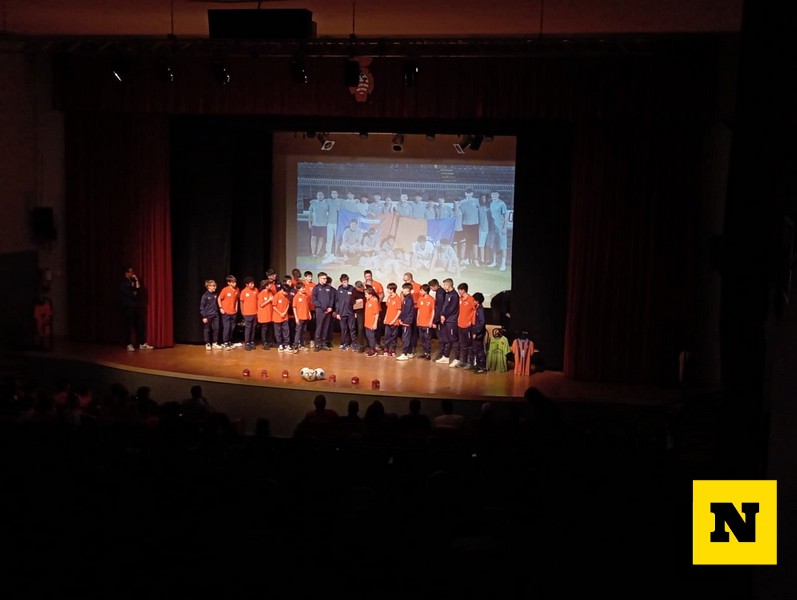 Mandello adotta una zolla rifacimento campo sportivo raccolta fondi