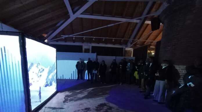 “ConoSCIamo: storie di sci e montagna”: la videoinstallazione immersiva prende vita alla Fornace conosciamo-sci-installazione-immersiva-barzio-olimpiadi