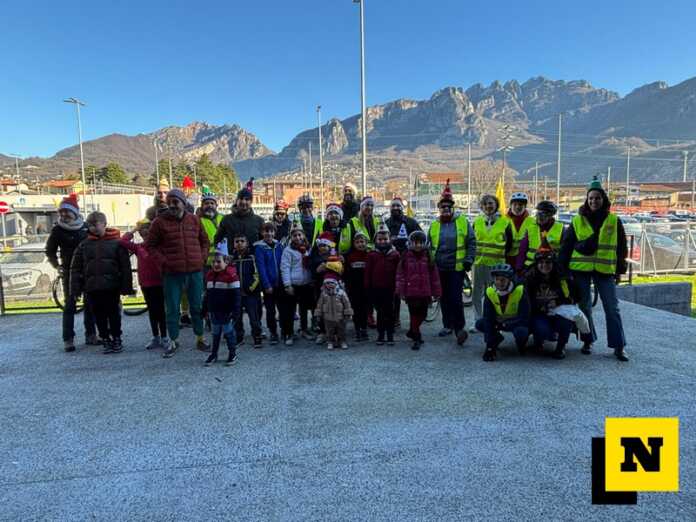 4lecco-piedibus-festa-natale-legambiente-fiab-20251213 Piedibus Lecco festa Natale