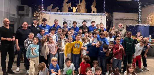 Basket. Che successo per la festa di Natale del Minibasket Lecco! BASKET LECCO gruppojpgBASKET LECCO gruppojpg