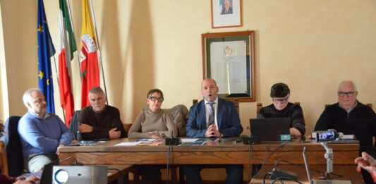 L’intelligenza artificiale entra in Comune: presentato il chatbot di Ballabio