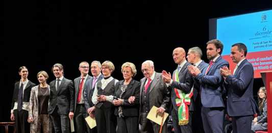 La città festeggia i benemeriti 2025: consegnati i San Nicolò d’Oro a Invernizzi, Agostoni e Valassi Benemerenze Lecco 2025 San Nicolo