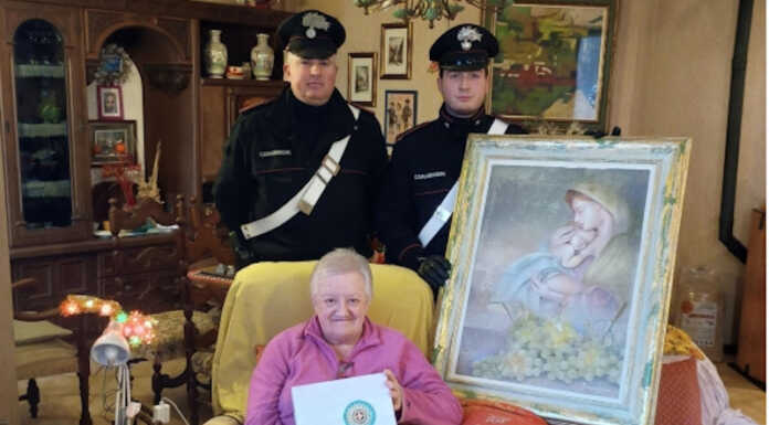 Un bel Natale per un’86enne di Calco: i Carabinieri le restituiscono quadri e libri rubati mesi fa