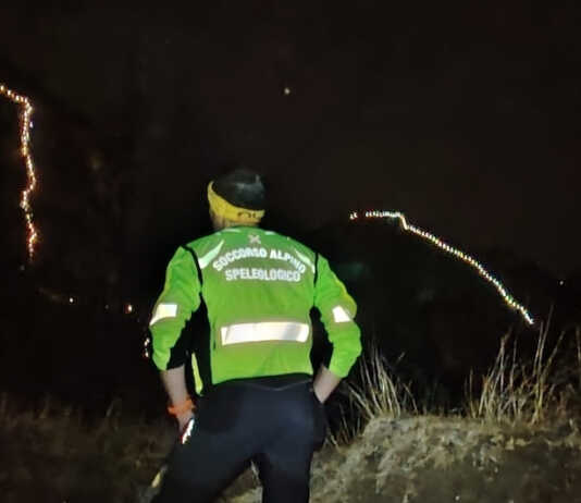 Grazie al Soccorso Alpino le fiaccole hanno illuminato la ferrata del Corno Rat