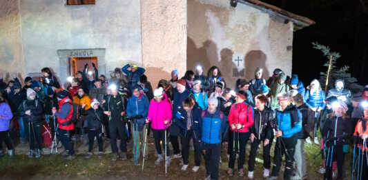 Colle, in tanti alla fiaccolata natalizia sul monte di Brianza