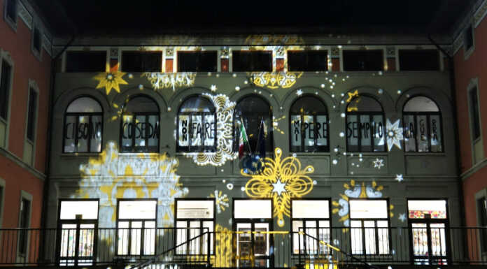 “Manto di stelle” illumina il Natale anche nei rioni di Lecco