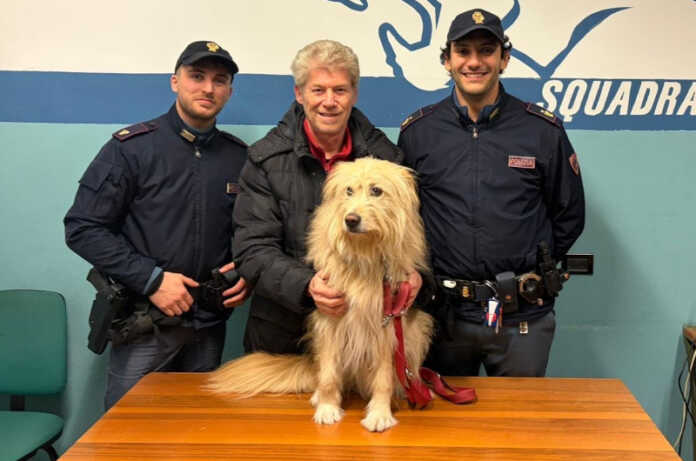 Polizia salva il cane panino