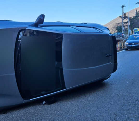 Bellano. Auto ribaltata in zona Bonzeno, nessun ferito grave