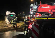 Camion bloccato in un campo a Taceno, intervento dei Vigili del Fuoco