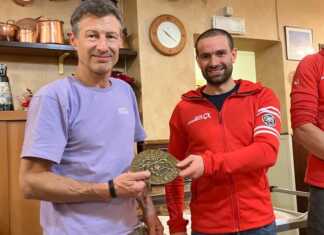 80 partecipanti alla cena di Natale dei maglioni rossi, il ‘Ragno d’oro’ a Luca Passina ragno d'oro-luca passina