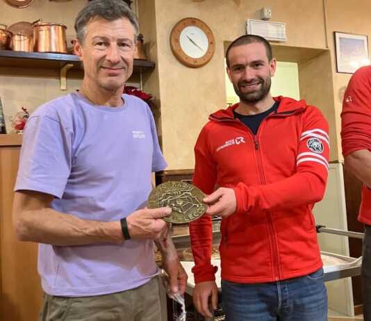 80 partecipanti alla cena di Natale dei maglioni rossi, il ‘Ragno d’oro’ a Luca Passina ragno d'oro-luca passina