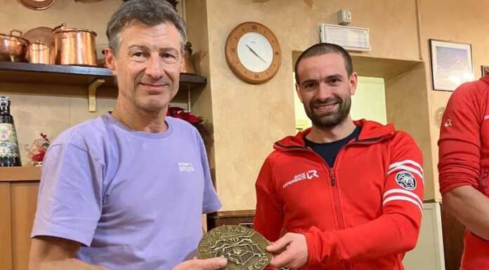 80 partecipanti alla cena di Natale dei maglioni rossi, il ‘Ragno d’oro’ a Luca Passina ragno d'oro-luca passina