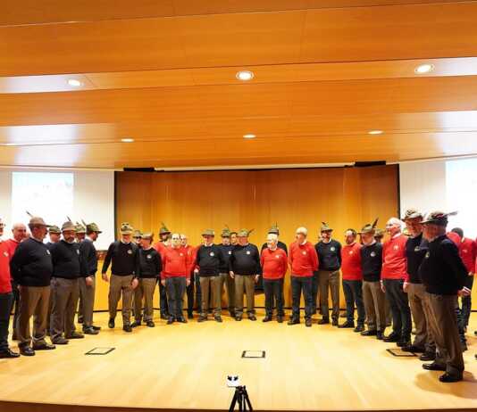 Il Cai Lecco festeggia il Natale col tradizionale concerto e la premiazione dei soci