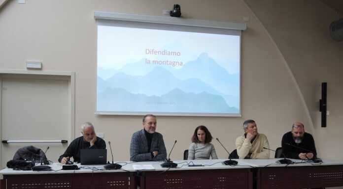 “Difendiamo la montagna” annuncia il presidio ambientalista al passaggio della fiamma olimpica