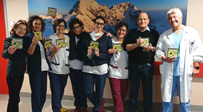 Lecco. Ai pazienti dell’oncologia in regalo una piccola scacchiera