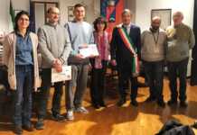 Erve premia gli studenti meritevoli e consegna la costituzione ai neo diciottenni
