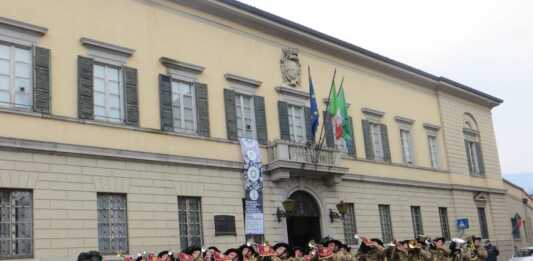 Lecco. Concerto di Natale e sfilata della fanfara Bersaglieri “G. Colombo”