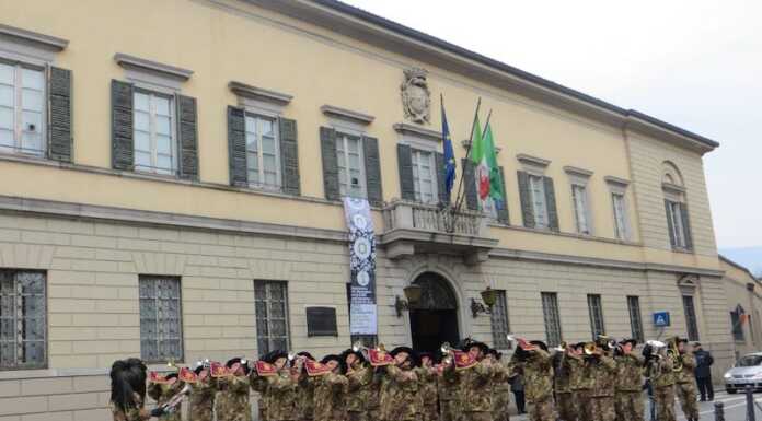 Lecco. Concerto di Natale e sfilata della fanfara Bersaglieri “G. Colombo”