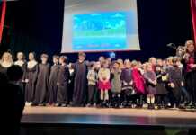 Belledo. Grande emozione per la festa di Natale della scuola primaria Oberdan