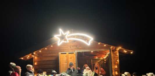 Primaluna. In tanti alla fiaccolata verso il Cappello D’Alpino