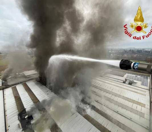 Lomagna, completamente spente le fiamme nello stabilimento RONCALab