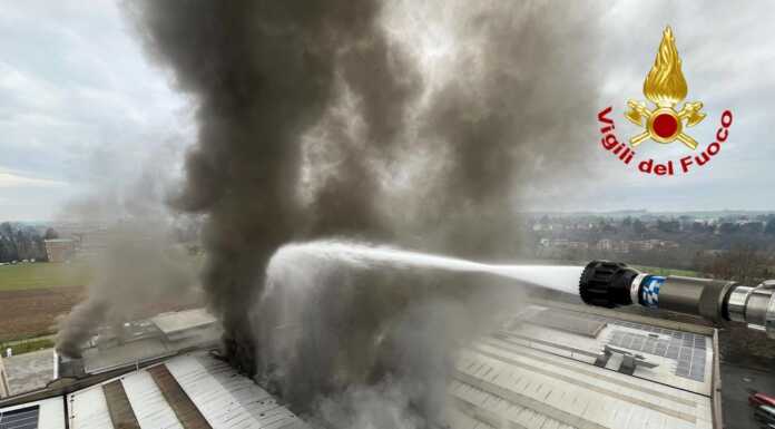 Lomagna, completamente spente le fiamme nello stabilimento RONCALab