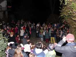 “Lanterne a Nesolio”: una camminata di comunità tra luce, educazione e territorio