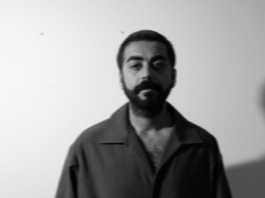 Il cantautore Frau torna a Lecco per l’ultima tappa de “La seconda notte Tour” Frau