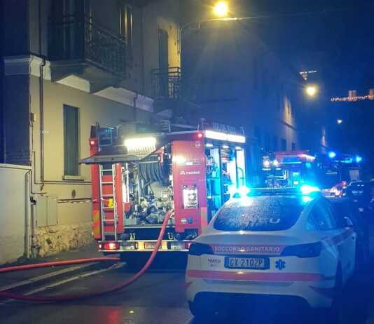Vigili del Fuoco in azione per un incendio in via Bezzecca