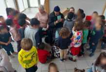 San Nicolò, anche quest’anno la tradizionale consegna delle mele nelle scuole