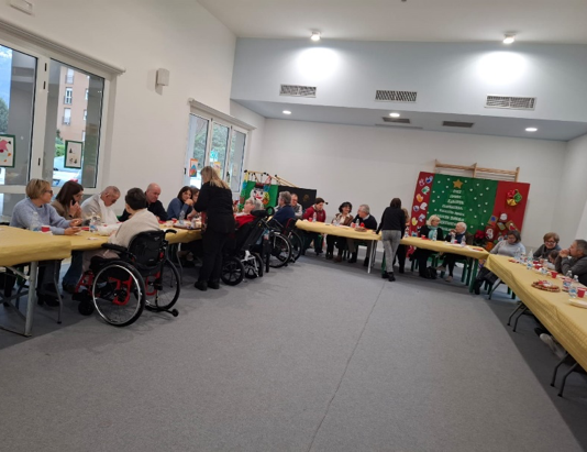 Valmadrera. Successo per il pranzo di Natale in famiglia al Polo “Oltre Noi”