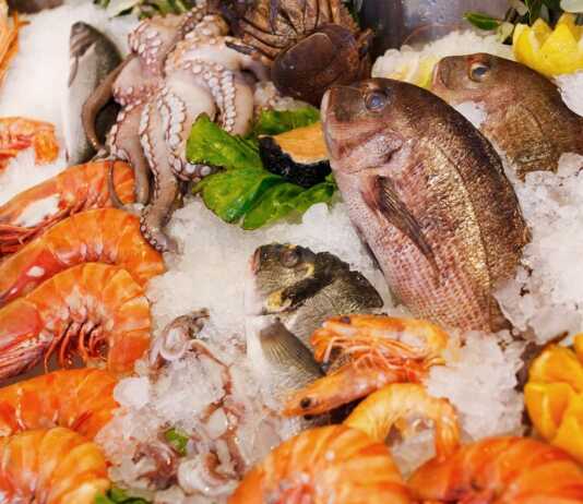 Pesce in tavola durante le feste: come verificare freschezza e qualità?