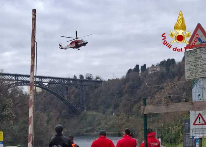 photo_5895253827273821134_y