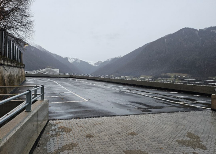 Premana parcheggio multipiano