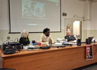 Il prof Antonio Perrone presenta il suo libro “E’ un’altra scuola”