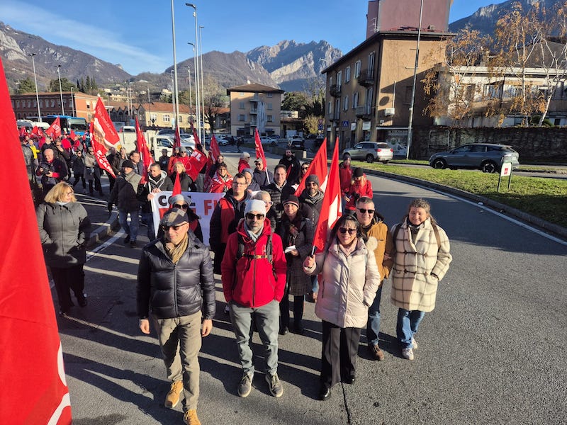 corteo sciopero cgil lecco