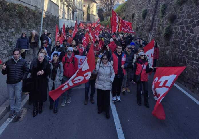 sciopero 12 dicembre 2025-cgil lecco-corteo-2 corteo sciopero cgil lecco