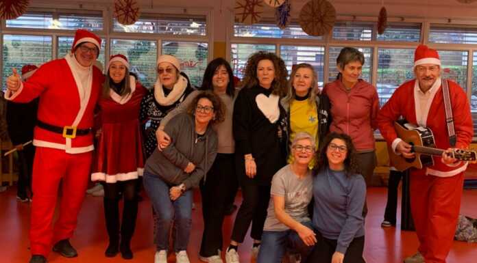 A Calolziocorte è già Natale: le note degli studenti conquistano il paese